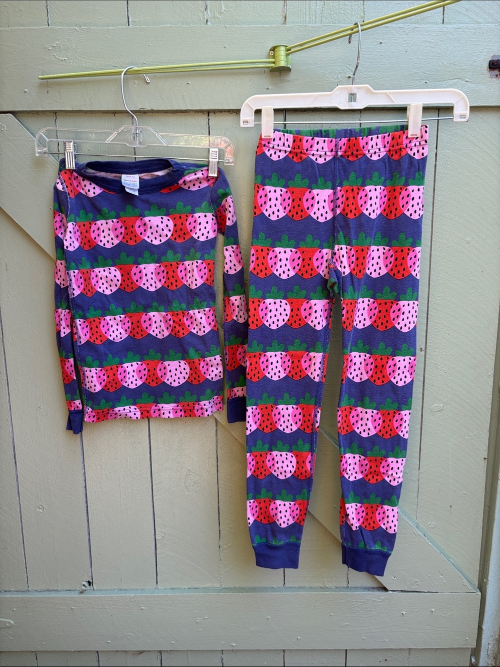 Hanna Andersson Organic Cotton Pajama Set with Strawberry Rows -size 8
